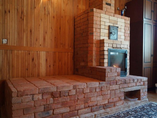Голландская печь с лежанкой